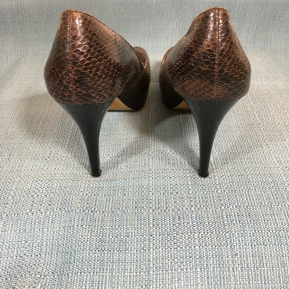 Nine West Snakeskin Pattern Size 6 1/2 Heels - Picture 5 of 6